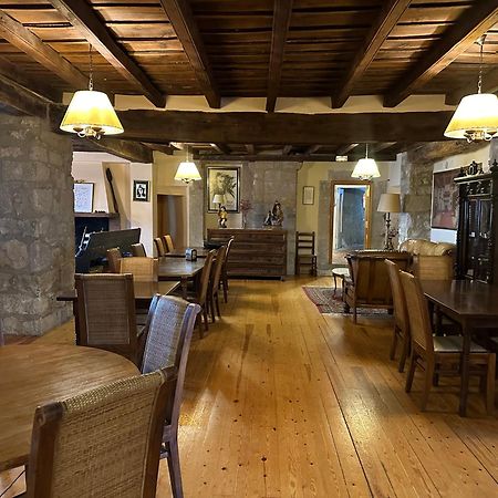Отель Santuari Mare De Deu Del Mont Restaurant-Hostatgeria Беуда Экстерьер фото